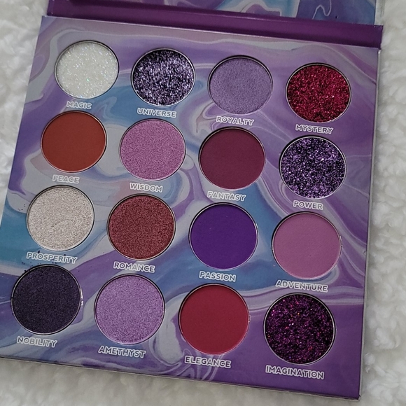 Peachy Queen - Amethyst - Picture 4 of 4